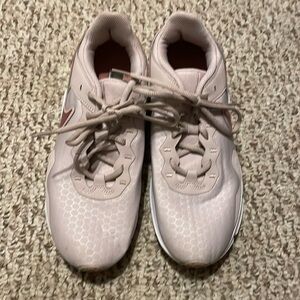 Nike Legend Essential Sneakers